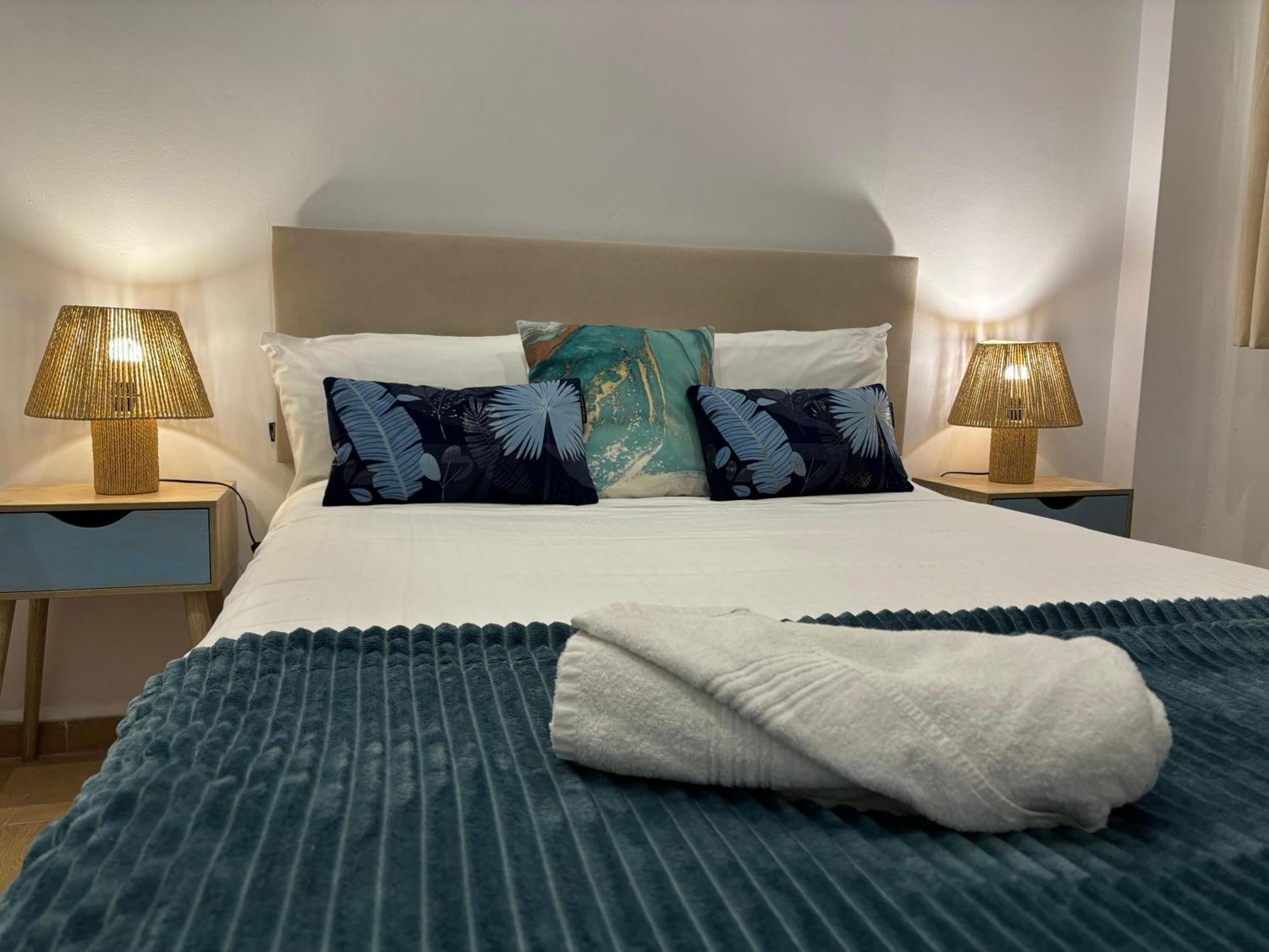 Port House, Paseo Maritimo,A Un Minuto Playa Apartment Фуeнхирола Екстериор снимка